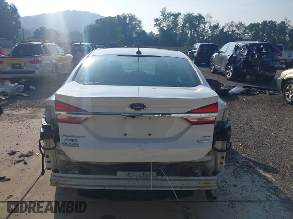 2018 Ford Fusion SE with VIN 3FA6P0HDXJR135927, listed as a IAAI auction lot 42645427 with 107,756 mi miles and . Bid and sale history available at DreamBid. Image 17.