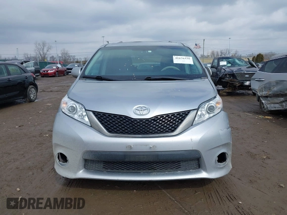 2011 Toyota Sienna SE with VIN 5TDXK3DC1BS096963, listed as a IAAI auction lot 41676328 with 168,436 mi miles. Bid and sale history available at carsss.com. Image 12.