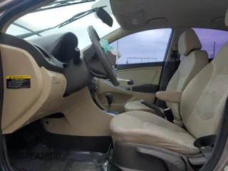 2012 Hyundai Accent GLS z VIN KMHCT4AE9CU187186, wystawiony jako Copart lot #50364835 z przebiegiem 85 638 mil mil oraz Szkody całkowita. Historia ofert i sprzedaży dostępna na DreamBid. Obrazek 7.