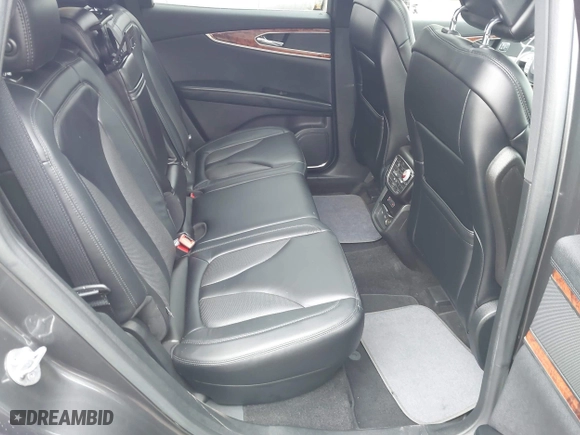 2019 Lincoln Nautilus Select with VIN 2LMPJ8K91KBL61745, listed as a IAAI auction lot 42020381 with 20,080 mi miles. Bid and sale history available at carsss.com. Image 8.
