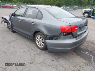 2012 Volkswagen Jetta SE с VIN 3VWDP7AJ3CM412473, выставлен на аукционе IAAI как лот 42440557 с пробегом Не указан миль и . История ставок и продаж доступна на DreamBid. Изображение 3.