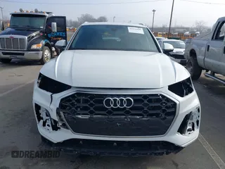 2024 Audi Q5 S line Premium z VIN WA1GAAFY0R2070950, wystawiony jako IAAI lot #41118186 z przebiegiem 3248 mil mil oraz . Historia ofert i sprzedaży dostępna na DreamBid. Obrazek 12.