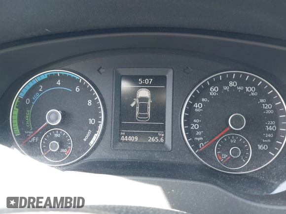 2013 Volkswagen Jetta Hybrid SE с VIN 3VW637AJXDM223583, выставлен на аукционе IAAI как лот 42246241 с пробегом 44 409 миль миль и . История ставок и продаж доступна на DreamBid. Изображение 7.