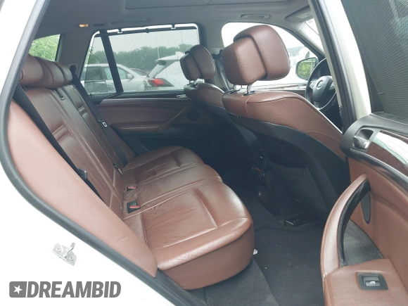 2012 BMW X5 35i с VIN 5UXZV4C5XCL765368, выставлен на аукционе IAAI как лот 42526136 с пробегом 165 365 миль миль и . История ставок и продаж доступна на DreamBid. Изображение 8.