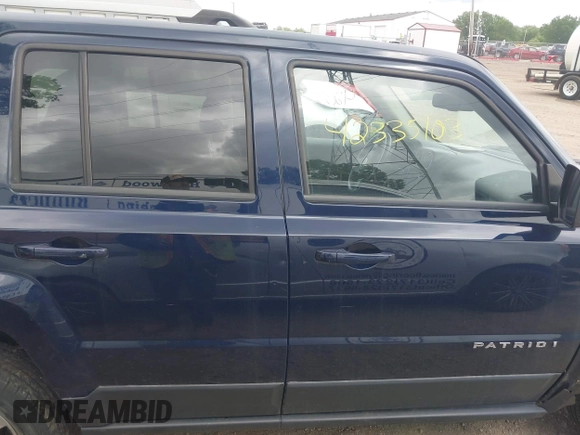 2016 Jeep Patriot Latitude z VIN 1C4NJRFB6GD500649, wystawiony jako IAAI lot #42335103 z przebiegiem 52 742 mil mil oraz . Historia ofert i sprzedaży dostępna na DreamBid. Obrazek 14.