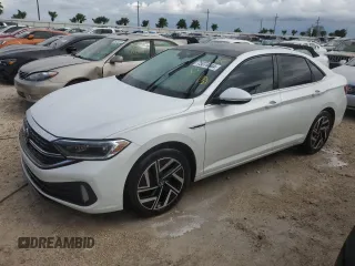 2022 Volkswagen Jetta SEL z VIN 3VWGM7BU1NM002370, wystawiony jako Copart lot #75074444 z przebiegiem Nie podano mil oraz Nie do naprawy • Non repairable. Historia ofert i sprzedaży dostępna na DreamBid. Obrazek 1.