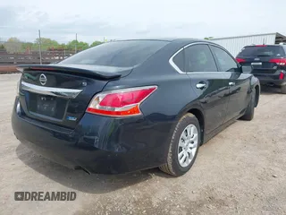 2013 Nissan Altima SV with VIN 1N4AL3AP7DN543921, listed as a IAAI auction lot 41920246 with 116,801 mi miles and . Bid and sale history available at carsss.com. Image 4.