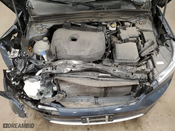 2021 Volvo XC40 Momentum with VIN YV4162UK0M2454640, listed as a Copart auction lot 84464544 with 38,653 mi miles and Salvage Title. Bid and sale history available at carsss.com. Image 12.