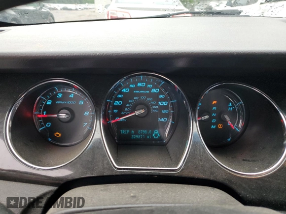 2010 Ford Taurus Limited z VIN 1FAHP2FW6AG108014, wystawiony jako Copart lot #58027455 z przebiegiem 229 871 mil mil oraz Szkoda całkowita • Salvage title. Historia ofert i sprzedaży dostępna na DreamBid. Obrazek 9.