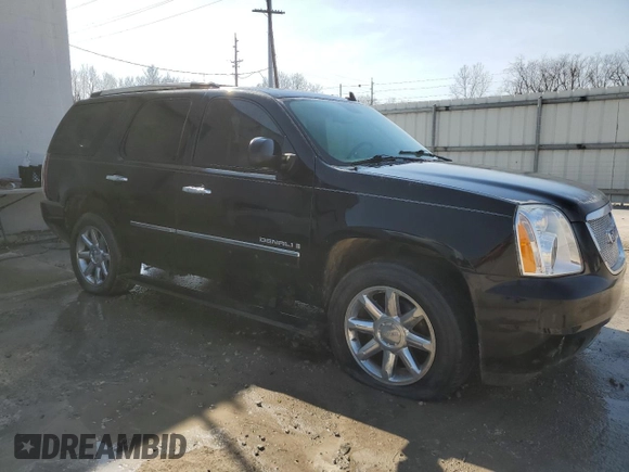 2009 GMC Yukon Denali z VIN 1GKFK03279R279042, wystawiony jako Copart lot #47779045 z przebiegiem 255 869 mil mil oraz Szkody całkowita. Historia ofert i sprzedaży dostępna na DreamBid. Obrazek 4.
