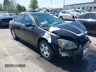 2003 Nissan Altima S with VIN 1N4AL11D03C129562, listed as a IAAI auction lot 41911150 with 205,862 mi miles. Bid and sale history available at carsss.com. Image 1.