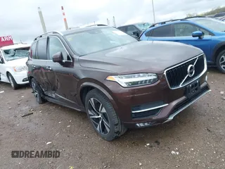 2018 Volvo XC90 Momentum z VIN YV4102PK9J1386868, wystawiony jako IAAI lot #42102125 z przebiegiem 87 474 mil mil oraz . Historia ofert i sprzedaży dostępna na DreamBid. Obrazek 1.