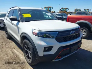 2022 Ford Explorer Timberline z VIN 1FMSK8JH3NGA98523, wystawiony jako IAAI lot #41846032 z przebiegiem 72 786 mil mil oraz . Historia ofert i sprzedaży dostępna na DreamBid. Obrazek 1.