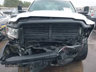2022 Ram 2500 Tradesman z VIN 3C7WR4HJ1NG424247, wystawiony jako IAAI lot #41943490 z przebiegiem 56 423 mil mil oraz . Historia ofert i sprzedaży dostępna na DreamBid. Obrazek 6.