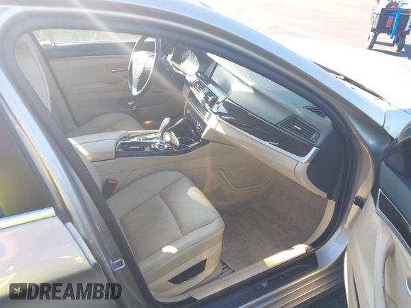 2013 BMW 5 Series 528i with VIN WBAXG5C51DD233122, listed as a IAAI auction lot 42161809 with 70,242 mi miles and . Bid and sale history available at DreamBid. Image 5.