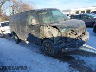 2004 GMC Savana Cargo Van with VIN 1GTFG15X741153301, listed as a IAAI auction lot 41296361 with 147,759 mi miles. Bid and sale history available at carsss.com. Image 1.