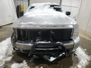 2010 Chevrolet Silverado 1500 LS with VIN 1GCSKREA4AZ251643, listed as a Copart auction lot 88511085 with 136,052 mi miles and Salvage Title. Bid and sale history available at DreamBid. Image 5.