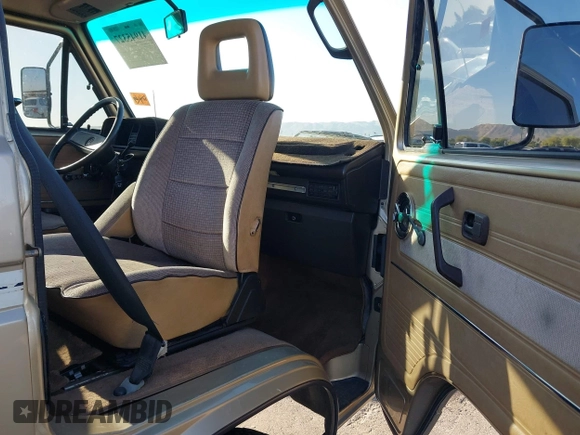 1987 Volkswagen Vanagon with VIN WV2YB0252HG069458, listed as a IAAI auction lot 41945327 with Not Provided miles and . Bid and sale history available at DreamBid. Image 5.