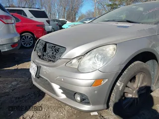 2008 Mercedes-Benz R-Class 3.5L with VIN 4JGCB56E48A064101, listed as a IAAI auction lot 41326581 with 302,626 mi miles. Bid and sale history available at carsss.com. Image 6.