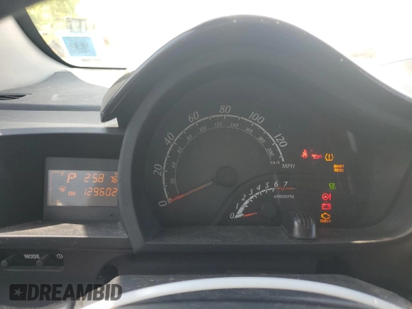 2012 Scion iQ z VIN JTNJJXB07CJ021400, wystawiony jako Copart lot #55720055 z przebiegiem 129 602 mil mil oraz Czysty tytuł • Clean title. Historia ofert i sprzedaży dostępna na DreamBid. Obrazek 9.