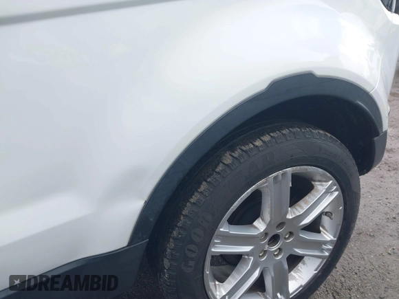 2015 Land Rover Range Rover Evoque Pure Plus with VIN SALVP1BG8FH007265, listed as a IAAI auction lot 41532151 with 32,311 mi miles. Bid and sale history available at carsss.com. Image 17.