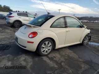 2010 Volkswagen New Beetle Coupe with VIN 3VWRG3AG5AM031773, listed as a Copart auction lot 43040385 with 105,448 mi miles and Salvage Title. Bid and sale history available at carsss.com. Image 3.