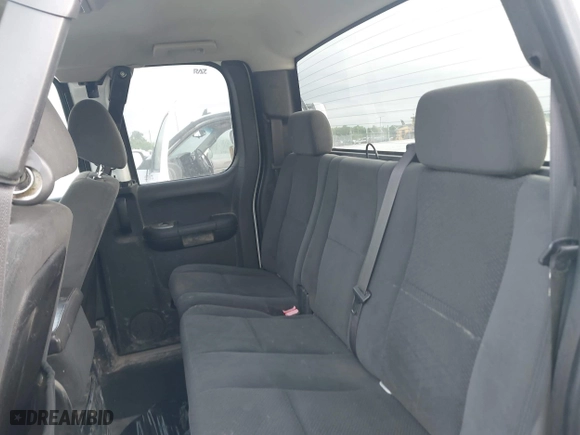 2007 Chevrolet Silverado 1500 LT w/1LT with VIN 1GCEC19J27Z529776, listed as a IAAI auction lot 42041689 with 178,252 mi miles. Bid and sale history available at carsss.com. Image 8.