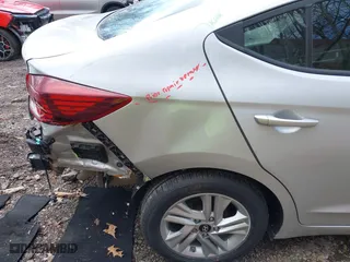 2019 Hyundai Elantra Preferred with VIN KMHD84LF5KU786841, listed as a IAAI auction lot 41988656 with 41,580 mi miles. Bid and sale history available at carsss.com. Image 19.