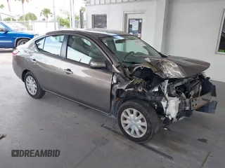 2012 Nissan Versa SV with VIN 3N1CN7AP2CL806435, listed as a IAAI auction lot 40366243 with 72,293 mi miles. Bid and sale history available at carsss.com. Image 1.