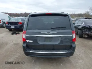 2011 Chrysler Town & Country Touring with VIN 2A4RR5DG0BR781302, listed as a IAAI auction lot 42049909 with 1 mi miles. Bid and sale history available at carsss.com. Image 17.