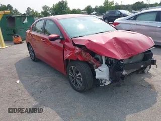2023 Kia Forte LXS z VIN 3KPF24AD2PE590555, wystawiony jako IAAI lot #42395185 z przebiegiem 57 678 mil mil oraz . Historia ofert i sprzedaży dostępna na DreamBid. Obrazek 1.