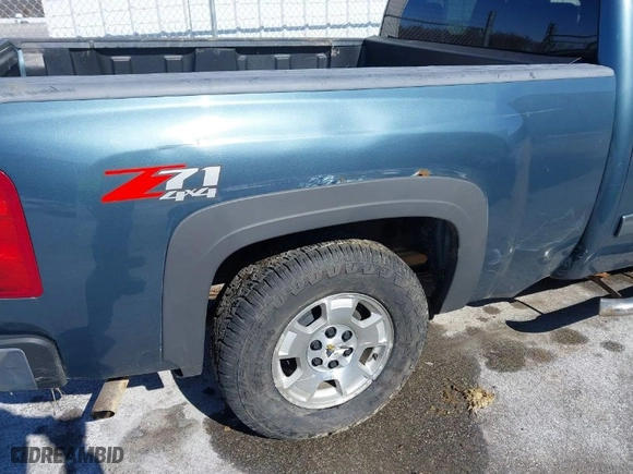 2013 Chevrolet Silverado 1500 LT with VIN 1GCRKSE75DZ253870, listed as a IAAI auction lot 41585450 with 1 mi miles. Bid and sale history available at carsss.com. Image 20.