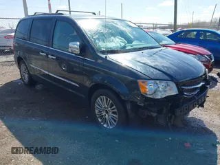 2014 Chrysler Town & Country Touring L 30th Anniversary z VIN 2C4RC1CG0ER412848, wystawiony jako IAAI lot #41972300 z przebiegiem 182 345 mil mil oraz . Historia ofert i sprzedaży dostępna na DreamBid. Obrazek 1.