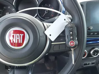 2019 FIAT 500L Pop z VIN ZFBNFAAH1KZ041673, wystawiony jako IAAI lot #42044963 z przebiegiem 82 857 mil mil oraz . Historia ofert i sprzedaży dostępna na DreamBid. Obrazek 11.