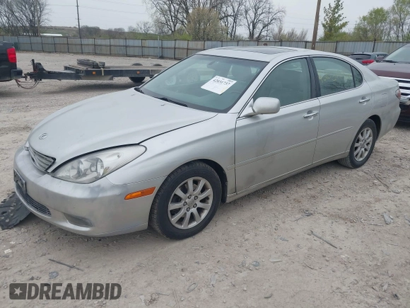 2002 Lexus ES 300 with VIN JTHBF30G425002375, listed as a IAAI auction lot 42031737 with 160,562 mi miles. Bid and sale history available at carsss.com. Image 2.