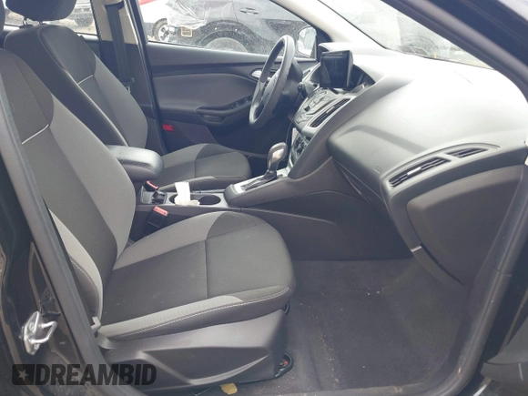 2014 Ford Focus SE with VIN 1FADP3K20EL308990, listed as a IAAI auction lot 41914825 with 33,498 mi miles. Bid and sale history available at carsss.com. Image 5.
