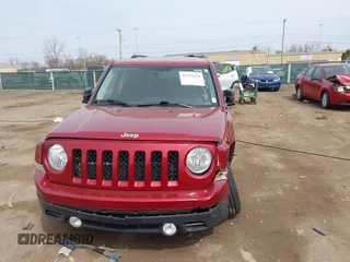 2014 Jeep Patriot Latitude with VIN 1C4NJPFA0ED690182, listed as a IAAI auction lot 41792670 with 91,677 mi miles and . Bid and sale history available at carsss.com. Image 12.