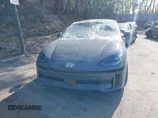 2024 Hyundai Ioniq 6 SEL z VIN KMHM34AC0RA076572, wystawiony jako IAAI lot #42188178 z przebiegiem 1 828 mil mil oraz . Historia ofert i sprzedaży dostępna na DreamBid. Obrazek 12.