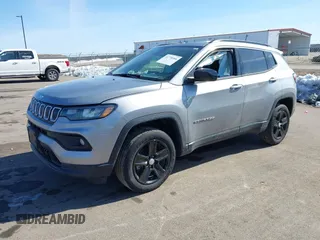 2022 Jeep Compass Latitude with VIN 3C4NJDBB6NT123062, listed as a IAAI auction lot 41770366 with 28,375 mi miles and . Bid and sale history available at DreamBid. Image 18.