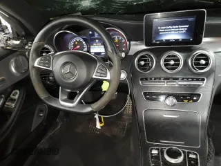 2018 Mercedes-Benz C 300 z VIN WDDWJ4KB0JF660122, wystawiony jako Copart lot #51083175 z przebiegiem 85 388 mil mil oraz Szkoda całkowita • Salvage title. Historia ofert i sprzedaży dostępna na DreamBid. Obrazek 8.