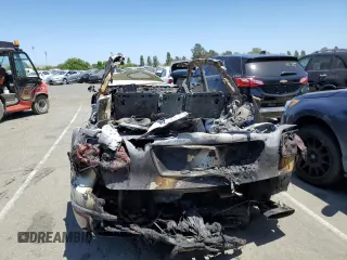 2017 Bentley Bentayga W12 z VIN SJAAC2ZV6HC015975, wystawiony jako Copart lot #58138354 z przebiegiem Nie podano mil oraz Nie do naprawy • Non repairable. Historia ofert i sprzedaży dostępna na DreamBid. Obrazek 6.