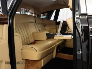 2007 Rolls-Royce Phantom z VIN SCA1S68547UX08XXX, wystawiony jako Copart lot #59255705 z przebiegiem 27 777 mil mil oraz Tytuł czysty. Historia ofert i sprzedaży dostępna na DreamBid. Obrazek 6.