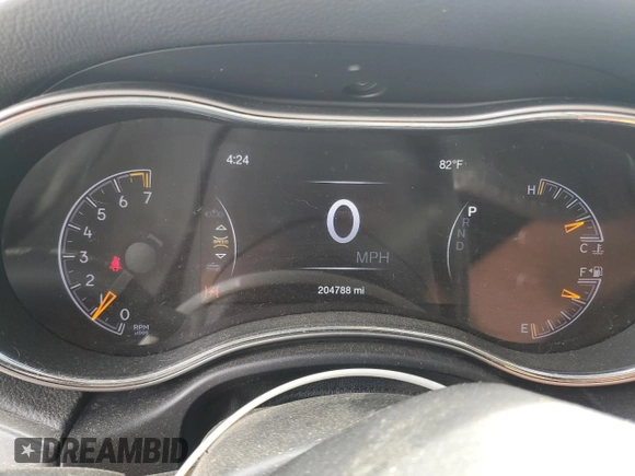 2018 Jeep Grand Cherokee Laredo E с VIN 1C4RJEAG0JC131491, выставлен на аукционе Copart как лот 63947245 с пробегом 204 788 миль миль и Чистый • Clean title. История ставок и продаж доступна на DreamBid. Изображение 9.