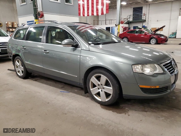 2008 Volkswagen Passat Wagon Komfort with VIN WVWLK73C78E083916, listed as a Copart auction lot 51478035 with 93,946 mi miles and Salvage Title. Bid and sale history available at carsss.com. Image 4.