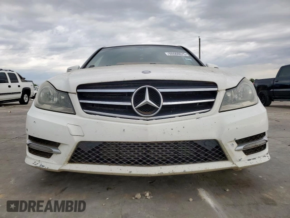2014 Mercedes-Benz C 250 Sport with VIN WDDGF4HB4ER305780, listed as a Copart auction lot 55568075 with 138,153 mi miles and Clean Title. Bid and sale history available at DreamBid. Image 5.