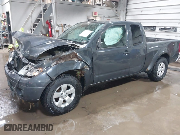 2013 Nissan Frontier SV z VIN 1N6AD0CW5DN748757, wystawiony jako IAAI lot #41629095 z przebiegiem 138 322 mil mil oraz . Historia ofert i sprzedaży dostępna na DreamBid. Obrazek 2.