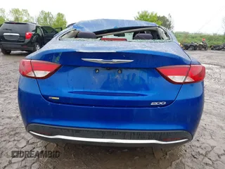 2015 Chrysler 200 Limited z VIN 1C3CCCAB8FN666691, wystawiony jako IAAI lot #42332599 z przebiegiem 101 480 mil mil oraz . Historia ofert i sprzedaży dostępna na DreamBid. Obrazek 16.