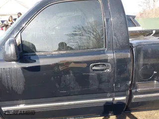 2000 Chevrolet Silverado 1500 with VIN 1GCEC14W7YZ263739, listed as a IAAI auction lot 41692465 with 323,981 mi miles. Bid and sale history available at carsss.com. Image 14.