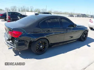 2015 BMW 3 Series 335i z VIN WBA3A9G5XFNT09113, wystawiony jako IAAI lot #41848822 z przebiegiem 175 604 mil mil oraz . Historia ofert i sprzedaży dostępna na DreamBid. Obrazek 4.