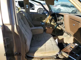 1985 Oldsmobile 88 z VIN 1G3BY69Y7F9098039, wystawiony jako Copart lot #87831785 z przebiegiem 72 684 mil mil oraz Szkody całkowita. Historia ofert i sprzedaży dostępna na DreamBid. Obrazek 7.